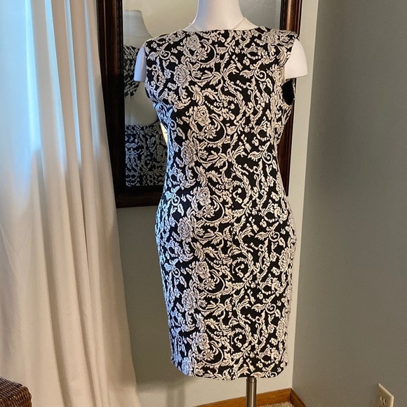 Dresses & Skirts - EUC dress - XL